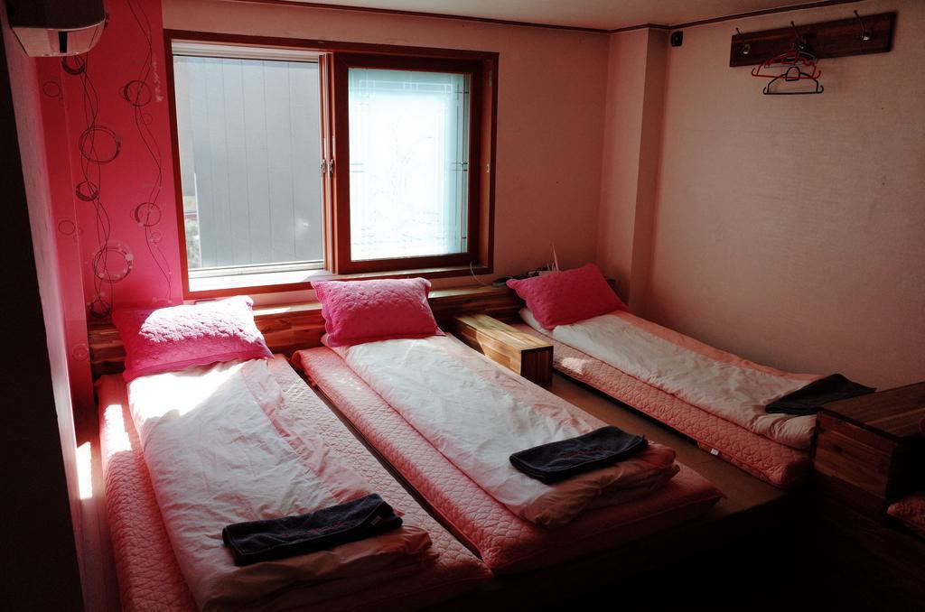 Bong Backpackers Hostel Сеул Екстериор снимка