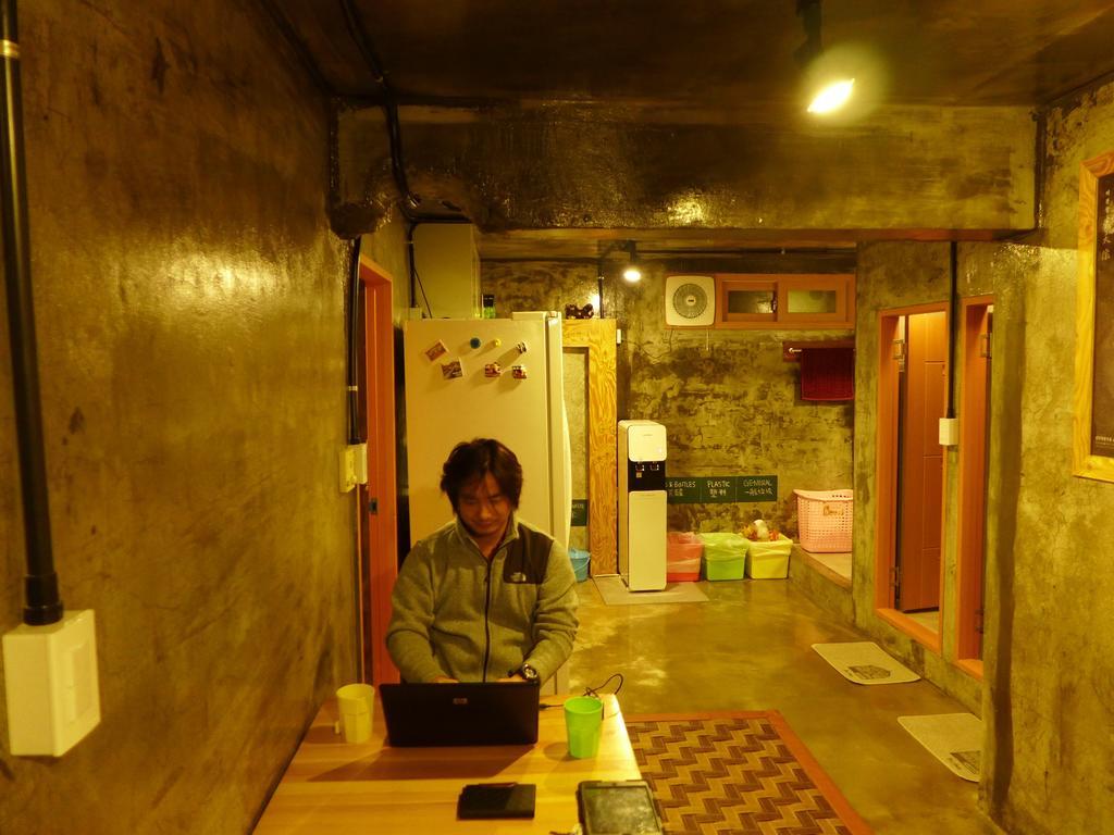 Bong Backpackers Hostel Сеул Стая снимка