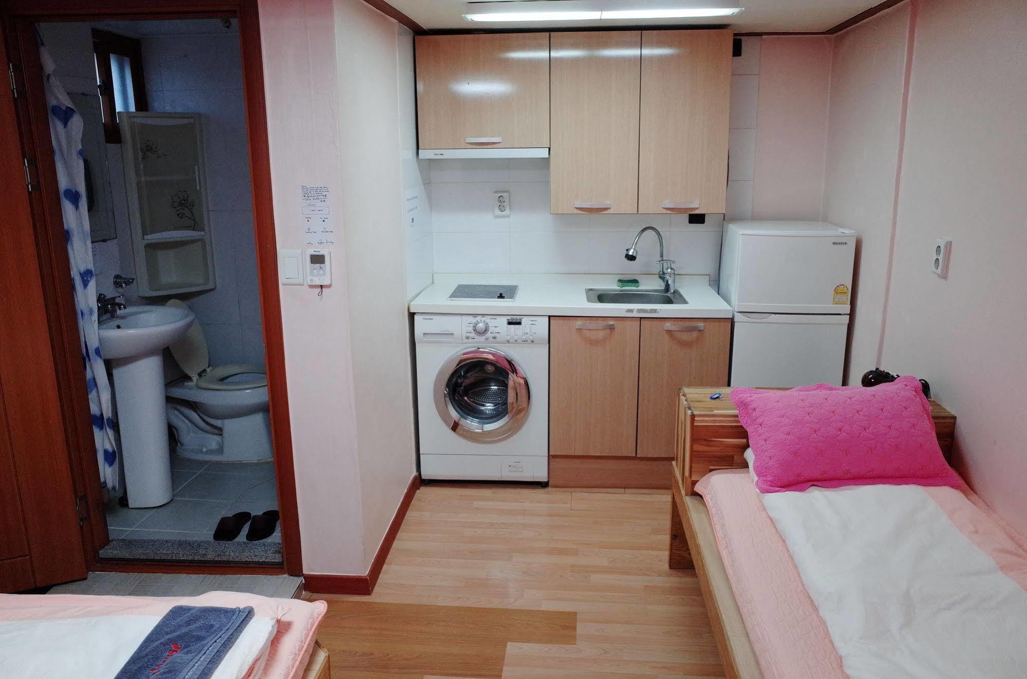 Bong Backpackers Hostel Сеул Екстериор снимка
